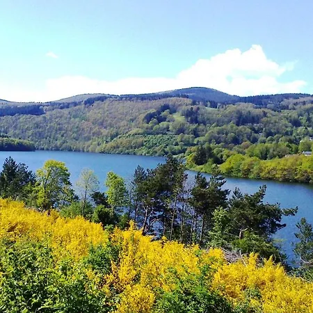 Petit Dejeuner Inclus A Dix Minutes Du Lac De La Raviege Penzion